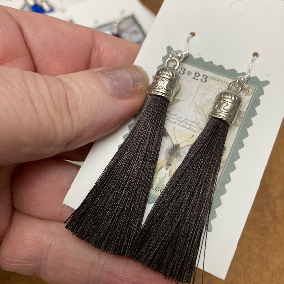 Tassel earrings - Picture 2 of 2